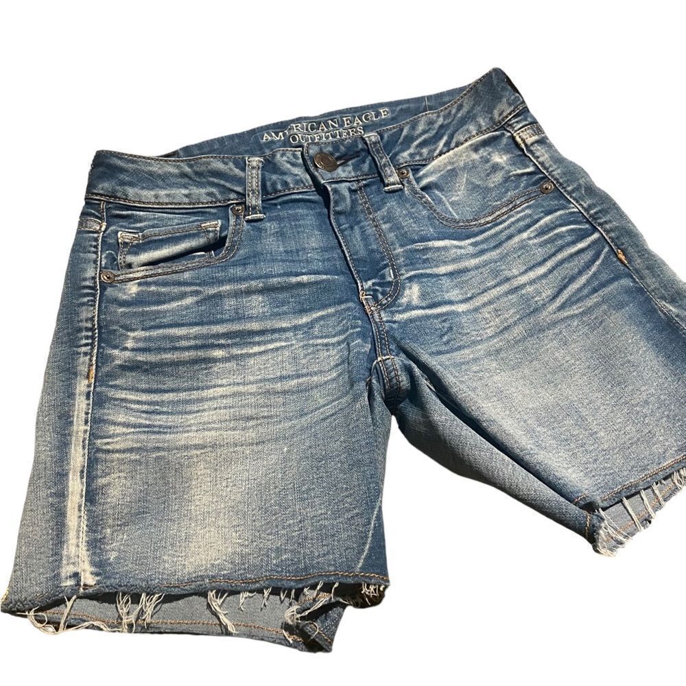 American Eagle outfitters cut off jeans excellent condition size 6 see pics